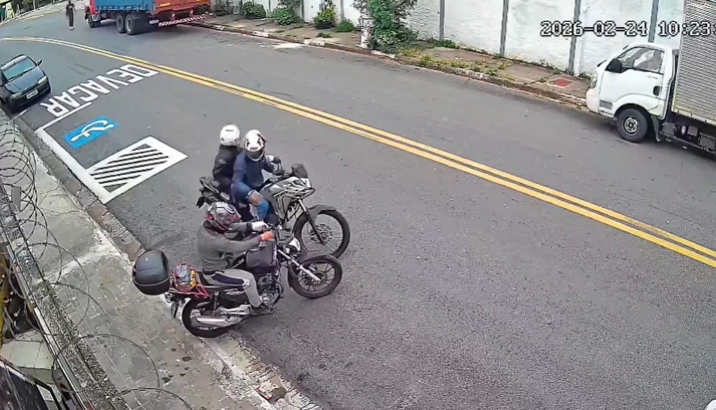 criminoso-lambe-vitima-durante-assalto;-veja-video