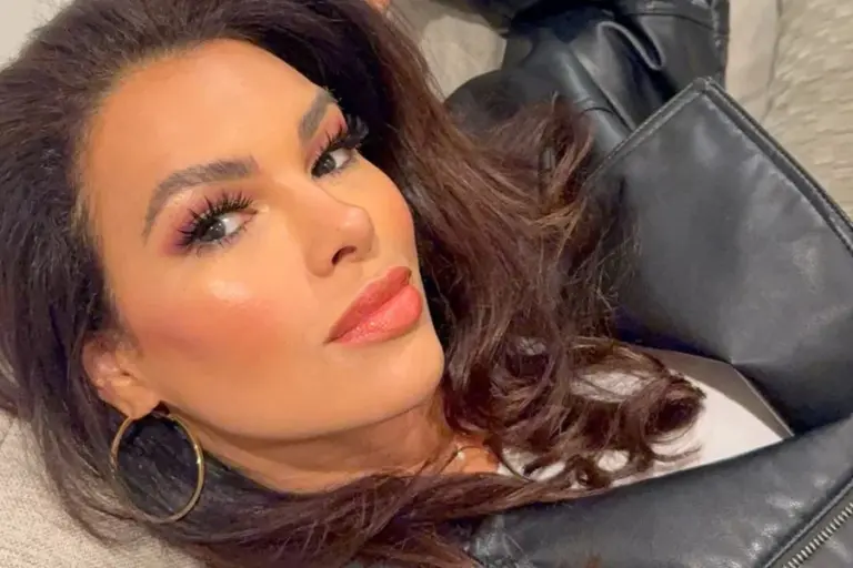 Ex-BBB Ariadna mostra transformação da voz após cirurgia