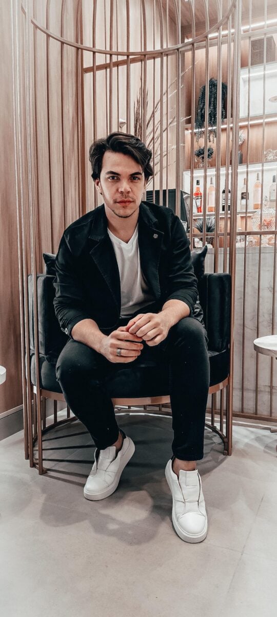 Josemir, o cabeleireiro das influenciadoras, decidiu se afastar das atividades por tempo indeterminado