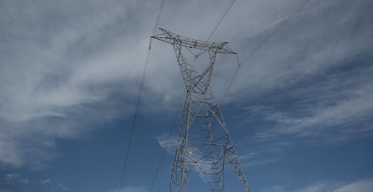 Estudo técnico recém-divulgado pela EPE aponta que uma gigantesca bateria com tecnologia grid-forming, capaz de armazenar energia