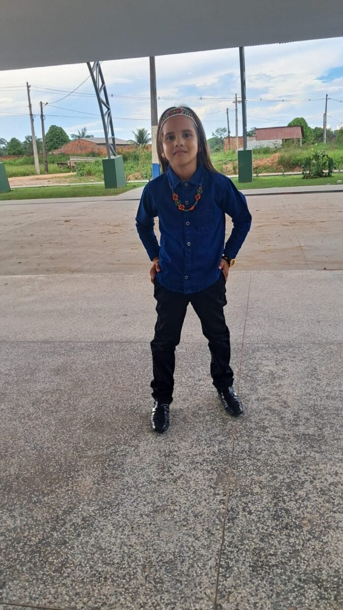 A criança de apenas 6 anos emocionou a internet ao homenagear o pai