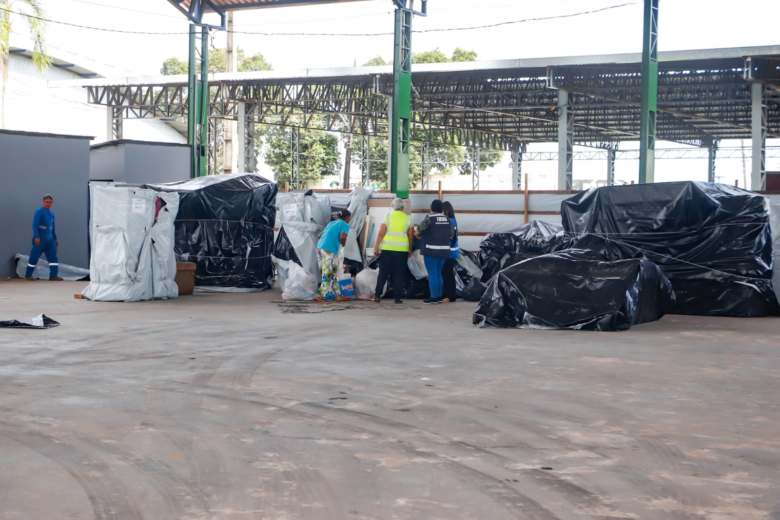 Atualmente, 39 famílias permanecem abrigadas no Parque de Exposições.