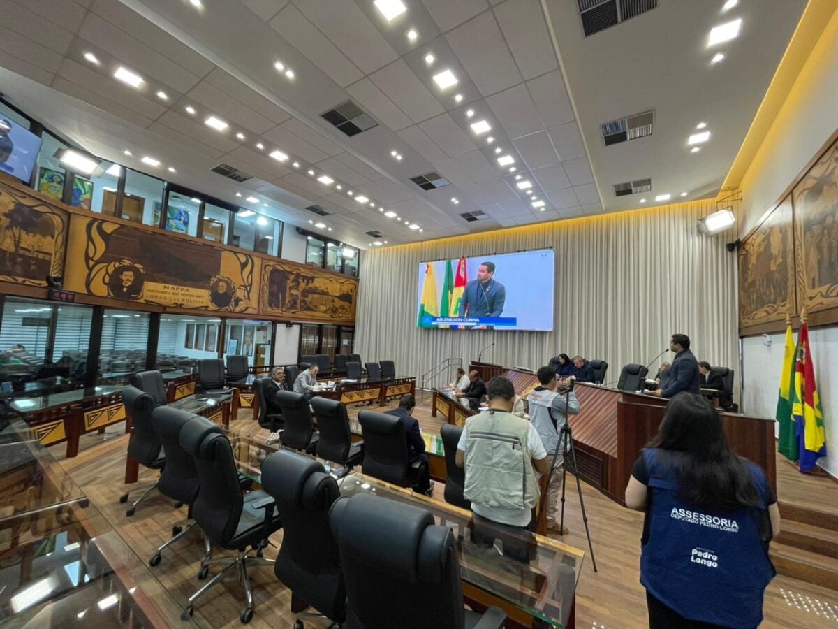 Com a decisão, a estrutura atual das comissões segue inalterada até abril