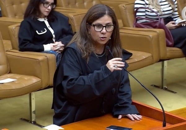 “Mal tem um lanche”, diz magistrada ao defender penduricalhos no STF
