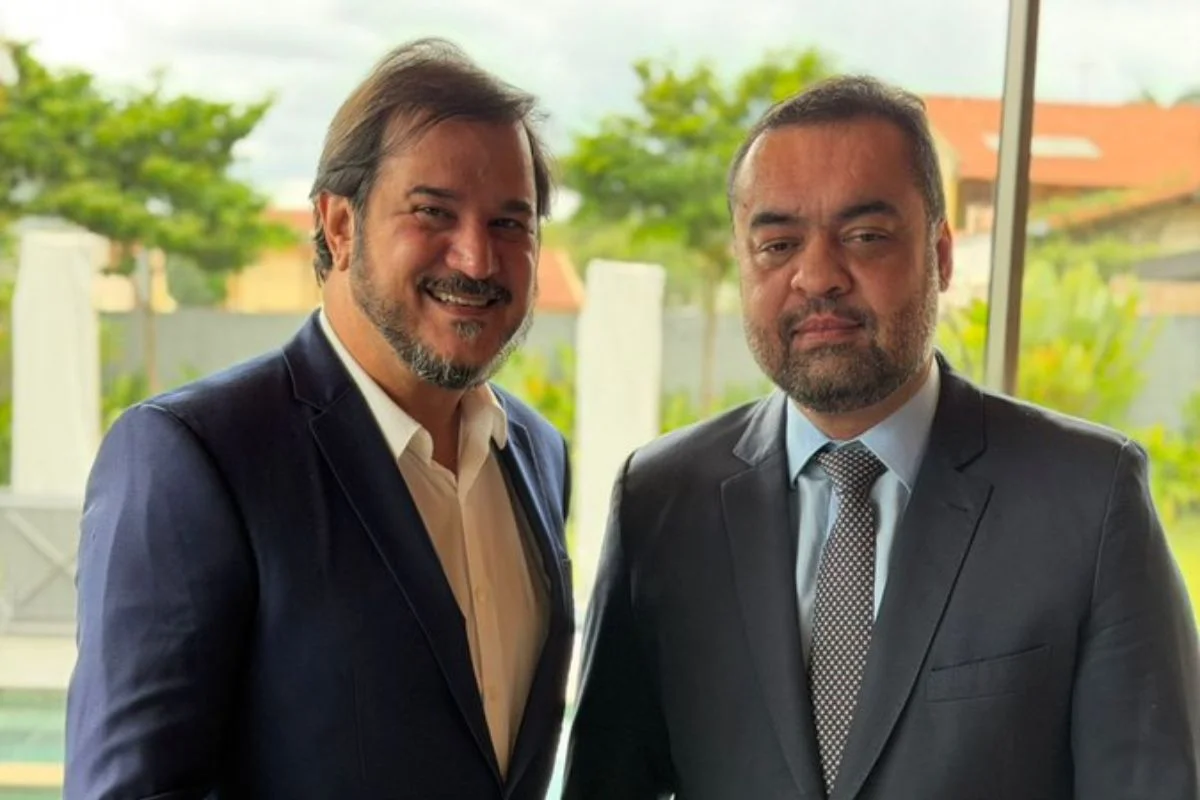 Antônio de Rueda passou mal em camarote em Salvador, foi levado à ambulância e assessoria informou que não houve emergência.