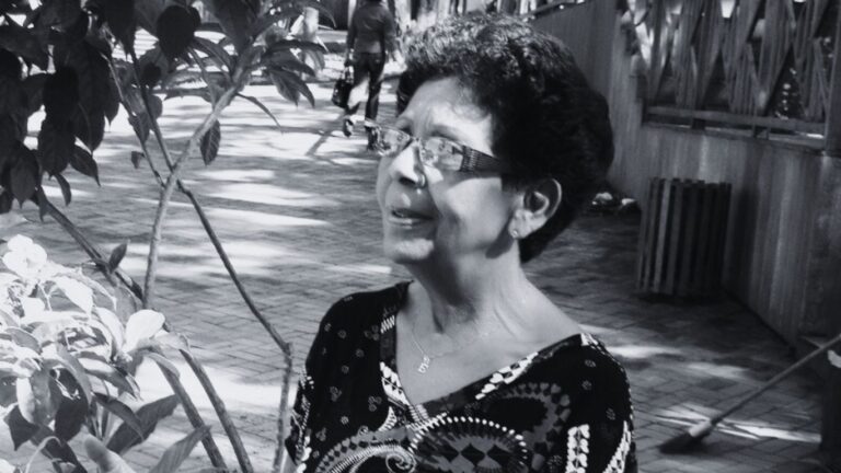 Faleceu, na madrugada nesta quarta-feira (18), em Rio Branco, a advogada Élia Castelo, aos 87 anos. Ela estava internada no Hospital do Rim.