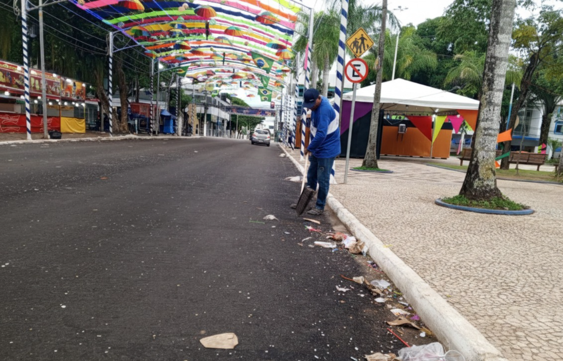 Mais de 70 toneladas de lixo já foram recolhidas nos três primeiros dias de Carnaval em Rio Branco, segundo informações da prefeitura.