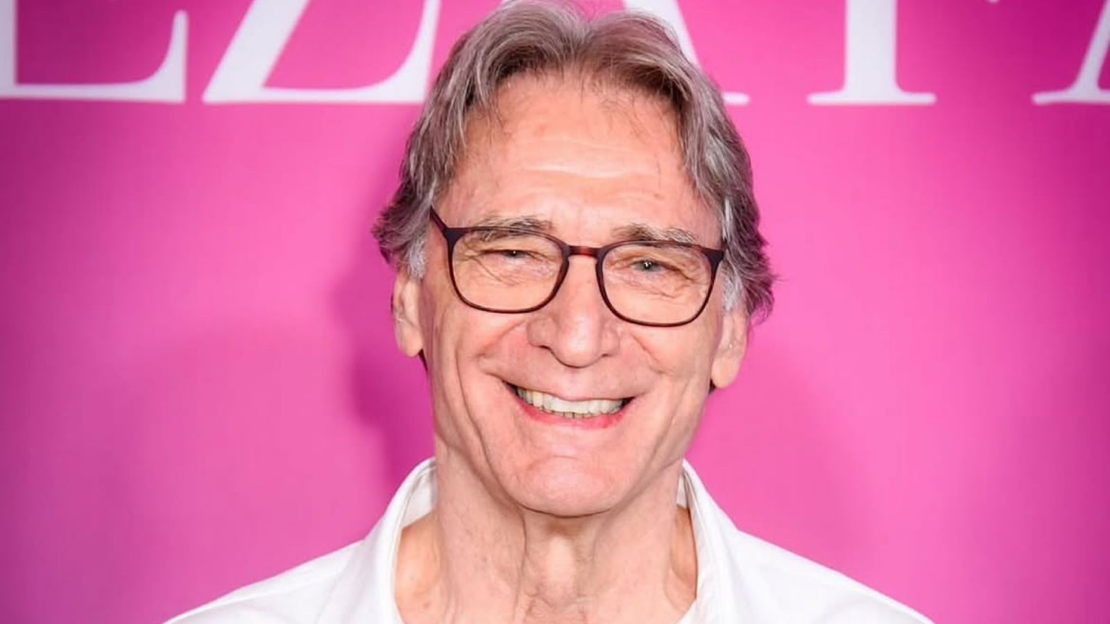 Aos 74 anos, artista interrompe trabalhos após infarto e recebe apoio de fãs nas redes sociais.