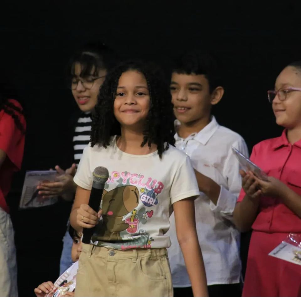 Isabella tem forte relação com a música desde pequena