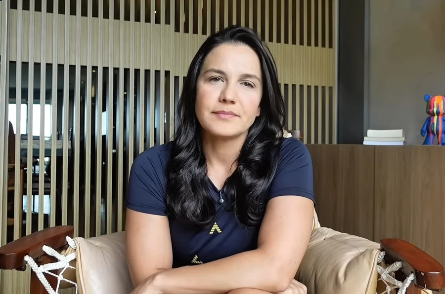 : Kyra Gracie denuncia casos de assédio no jiu-jítsu em vídeo revelador.