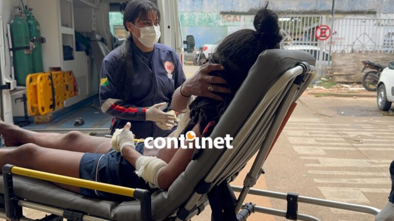 Mulher tem casa invadida e é esfaqueada após ser acusada de fazer ‘corres’ com homem casado no Acre