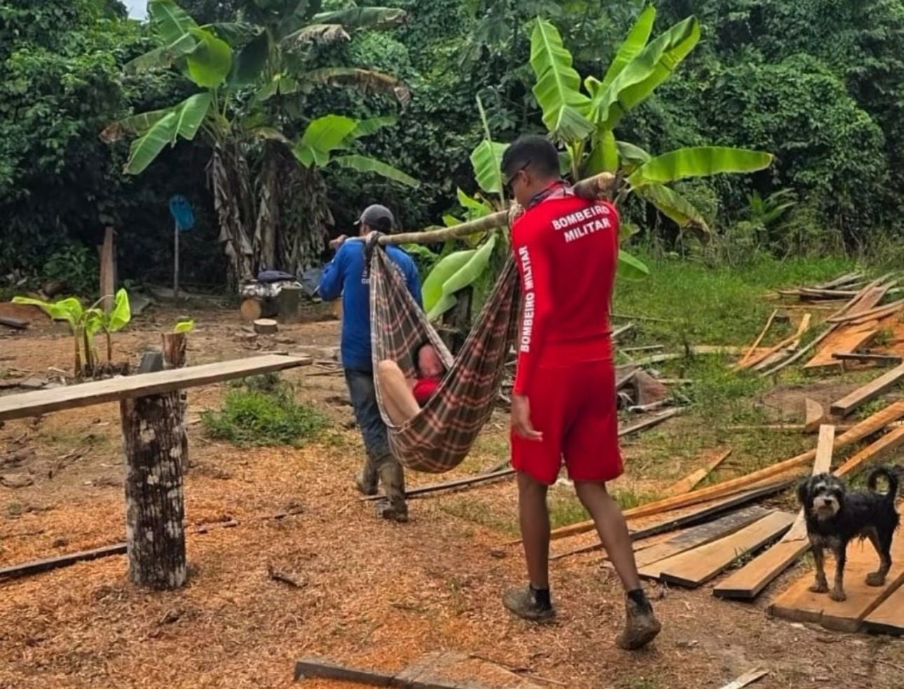 A vítima foi encaminhada ao Hospital João Câncio Fernandes