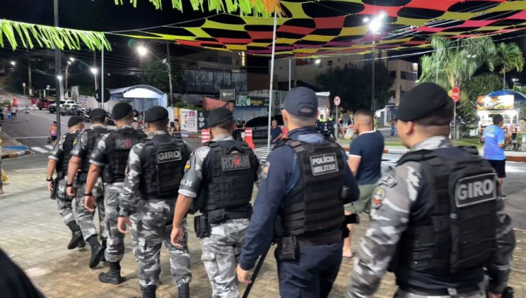 Carnaval de Cruzeiro do Sul reúne multidão com forte esquema de segurança e sem ocorrências graves