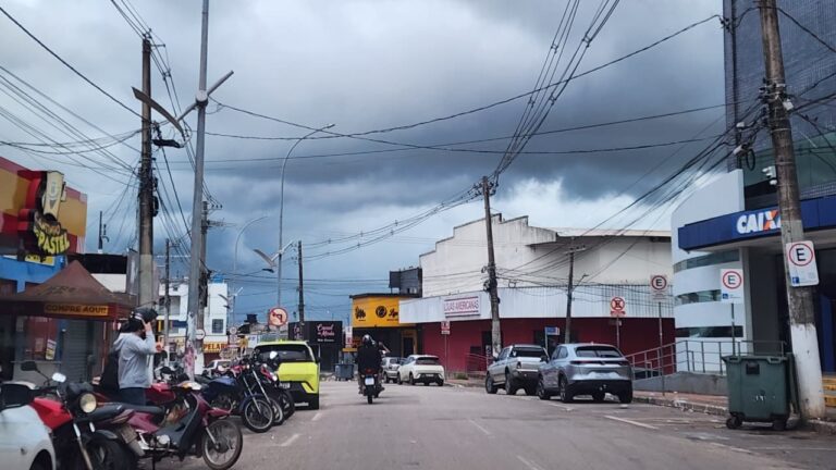 Quinta feira será marcada por chuvas intensas e tempo abafado