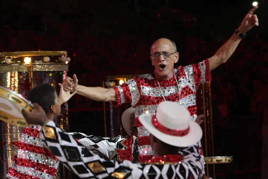Unidos do Viradouro comemora o título de campeã do Carnaval do Rio 2026.