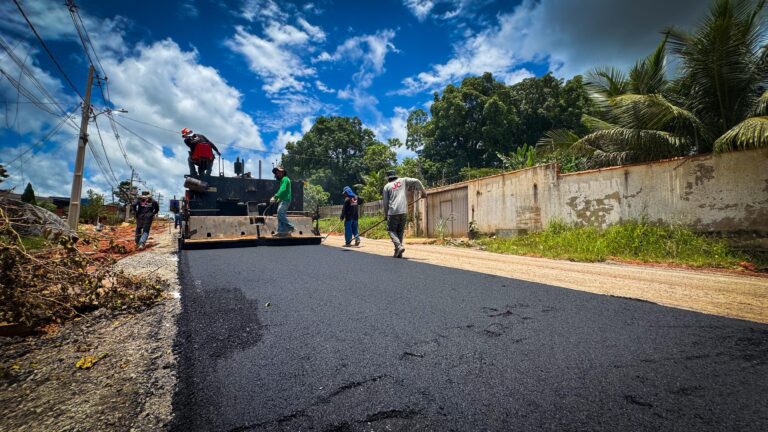Asfalto na Dias Martins vai ligar definitivamente os bairros Ipê e Universitário