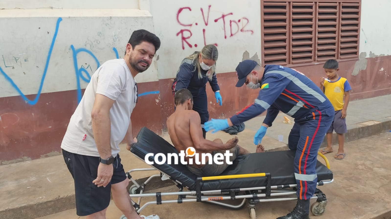 Homem em situação de rua foi espancado por suspeitos, sofreu múltiplas lesões e recebeu atendimento do Samu