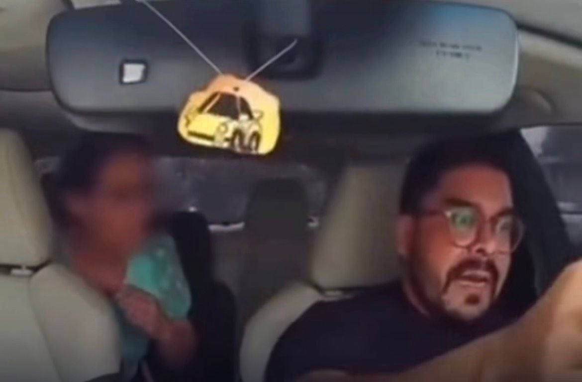 Motorista relata agressões após informar que encerraria a corrida por desacordo sobre o caminho.