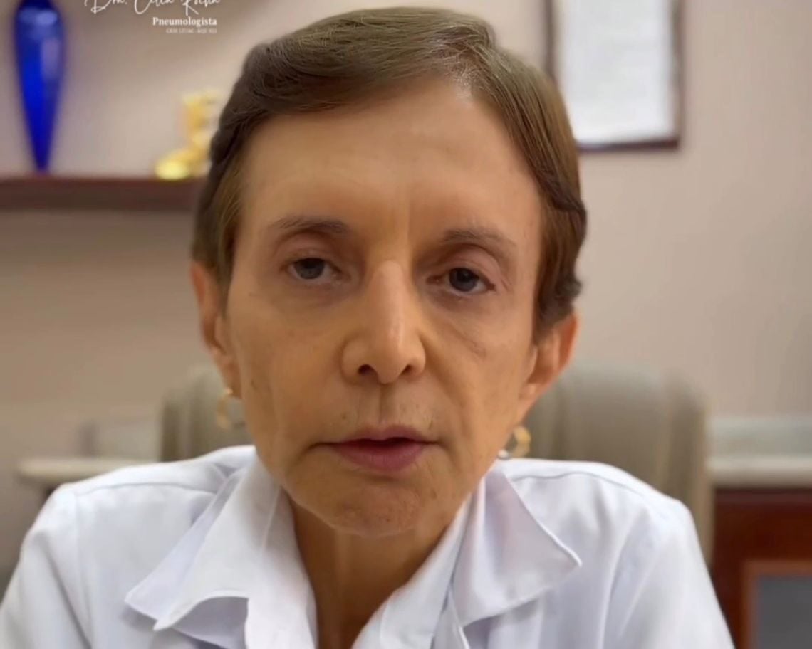 Médica explica que vacina contra pneumococo previne formas graves de pneumonia e reforça responsabilidade do paciente no tratamento.