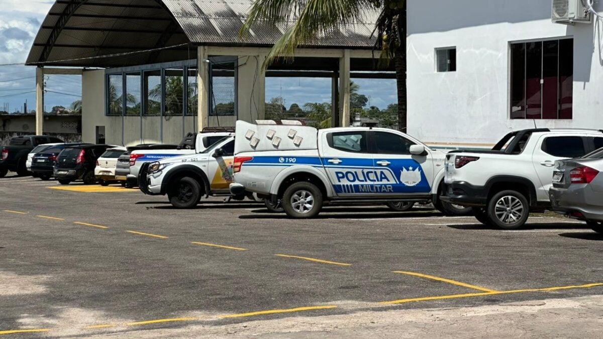 A Polícia Militar foi acionada para atender a uma ocorrência de ameaça por parte de um homem, que estava em posse de arma branca