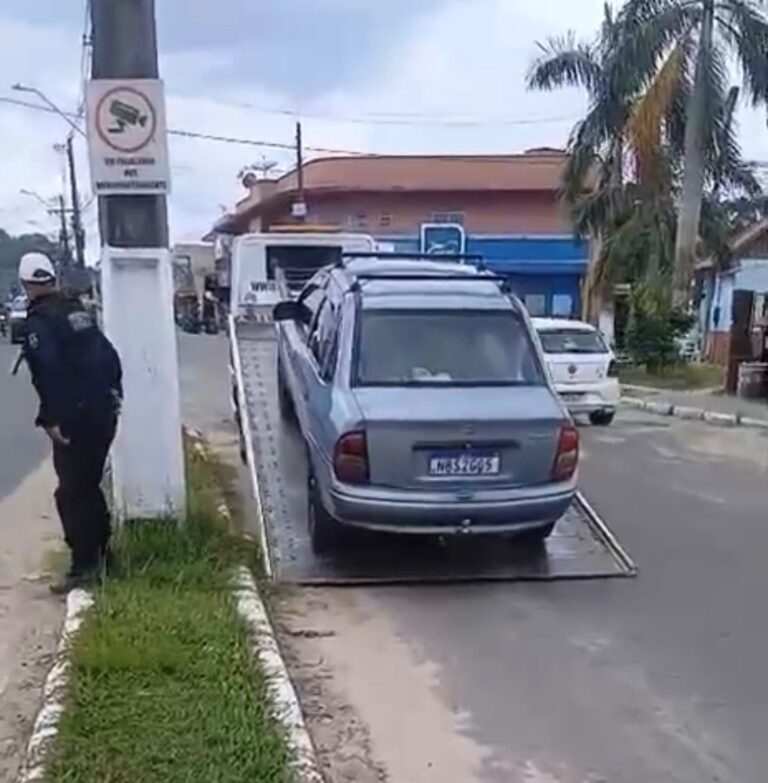 Um condutor de Cruzeiro do Sul, no interior do Acre, teve o veículo removido para o pátio após uma abordagem da Polícia Militar