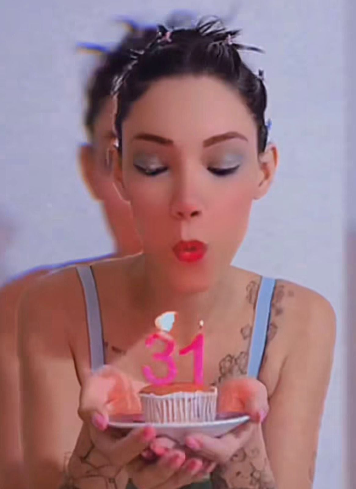 Vídeo de Laís e Luiza Manzano recriando “De Repente 30” viraliza pela semelhança entre mãe e filha e pelo áudio perfeito do filme.