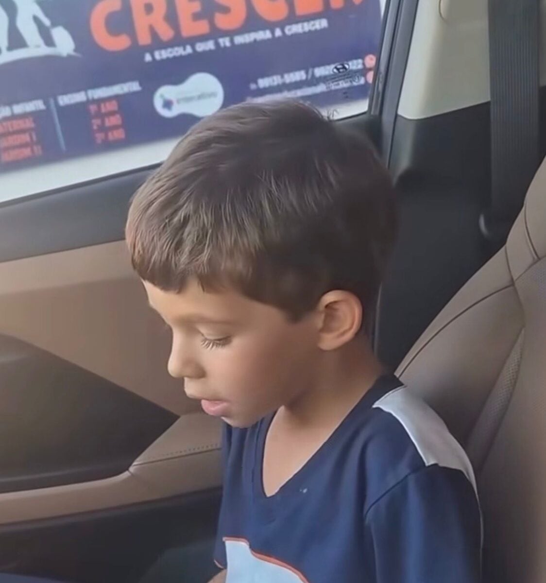 Menino desabafa após colega partir seu coração para a mãe; vídeo emociona e gera debate sobre frustração infantil