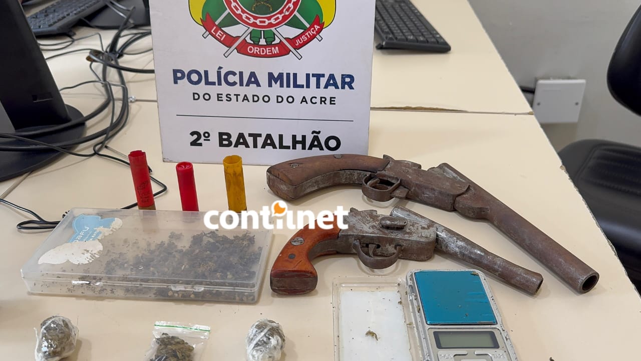 Três pessoas foram presas com skank, escopetas e material do tráfico após tentativa de fuga durante abordagem policial.