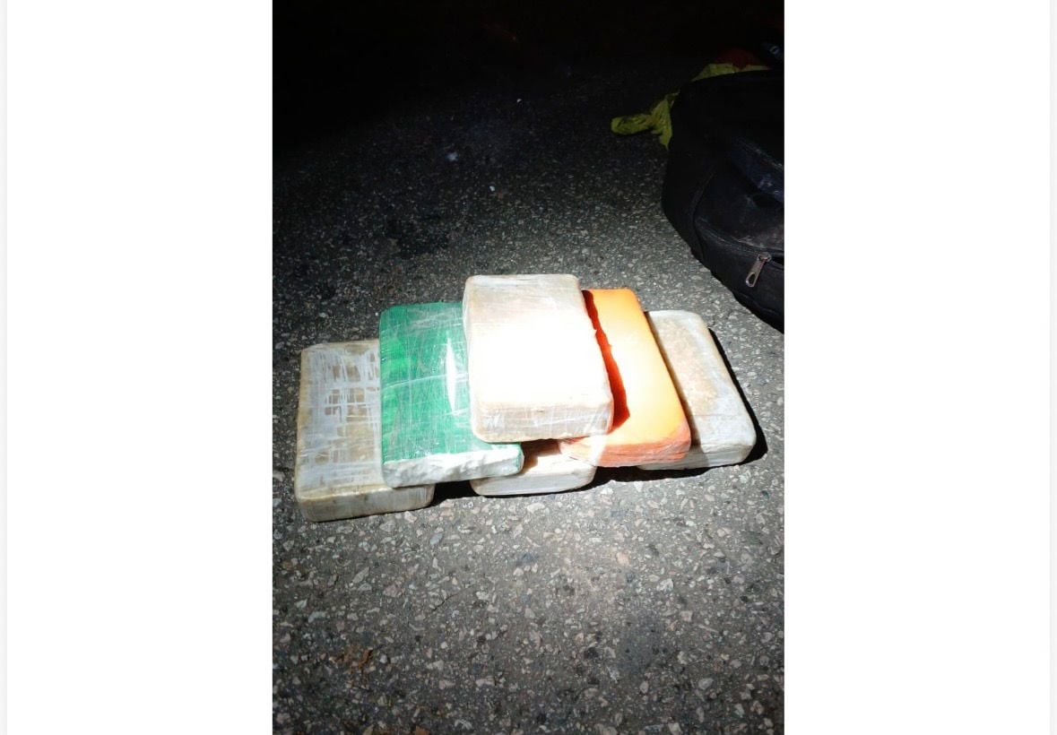 Uma ação da PRF resultou na apreensão de 6,15 quilos de entorpecentes na noite de sábado (14),por volta das 21h30, no Km 683 da BR-364