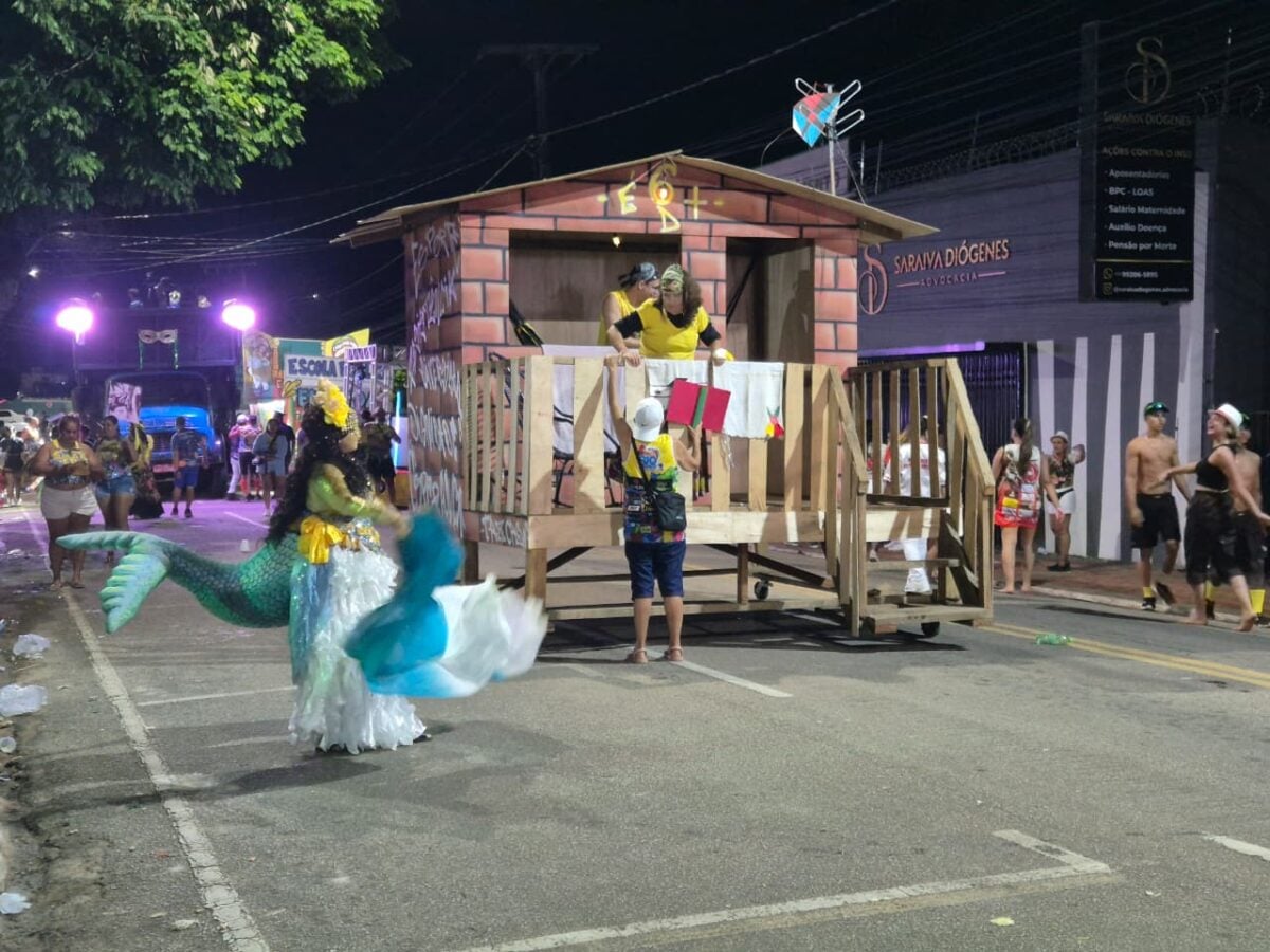 o todo, cerca de 500 componentes devem cruzar a avenida, incluindo 80 ritmistas que darão potência à apresentação.