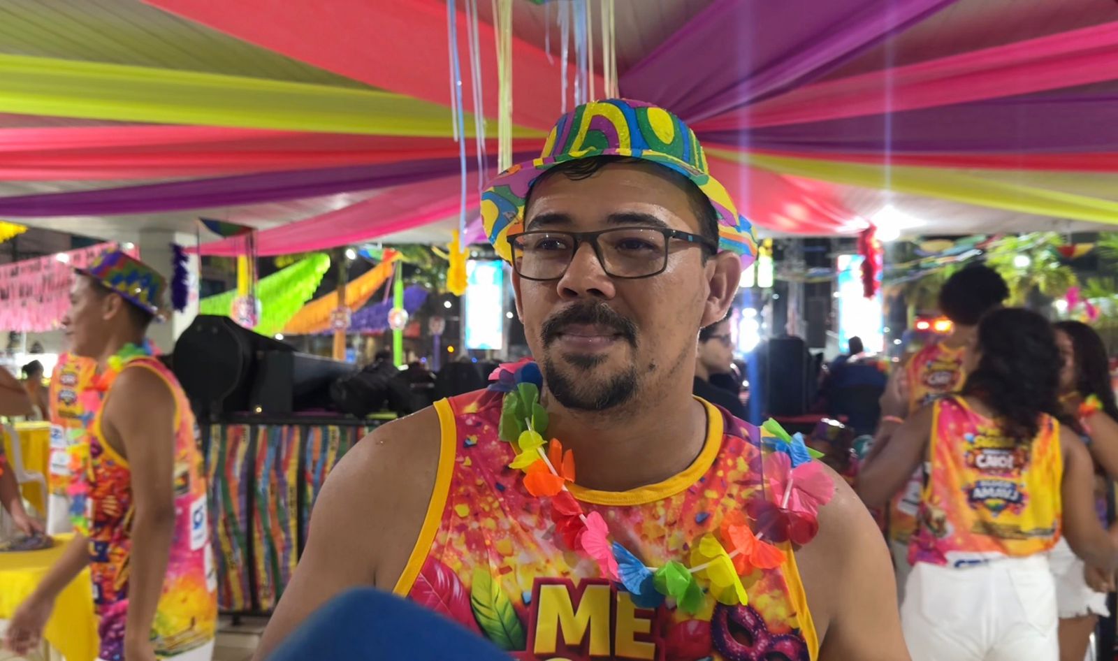 Última noite teve integração entre blocos, público participativo e baterias unidas, mesmo com chuva no encerramento da festa.