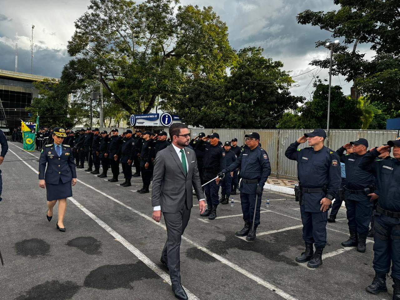 Os novos oficiais passaram dois anos em formação no estado de Minas Gerais