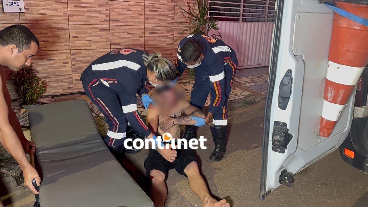 Vítima recebeu atendimento do Samu antes de ser levada para unidade de saúde.