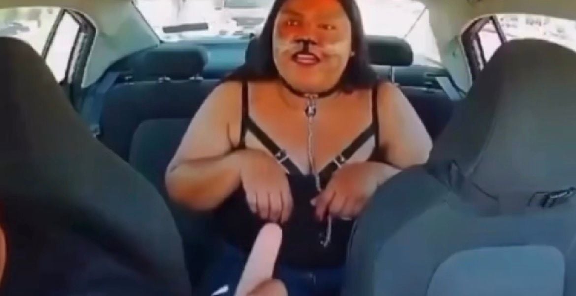 Vídeo de corrida por aplicativo mostra jovem dizendo ser cachorro e cena divide opiniões sobre autenticidade do caso nas redes sociais.