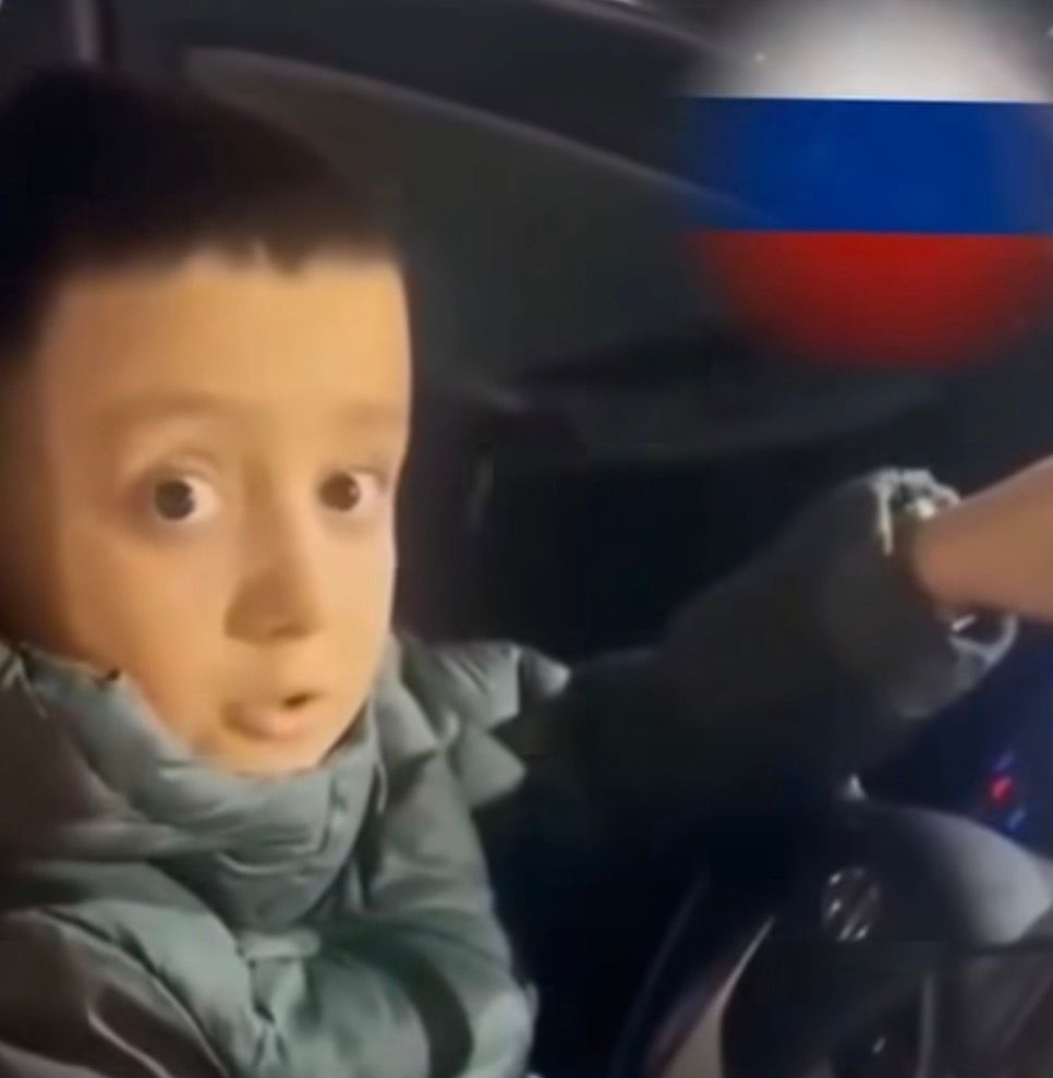 O pai foi responsabilizado e terá de pagar multa por permitir que menor dirigisse.