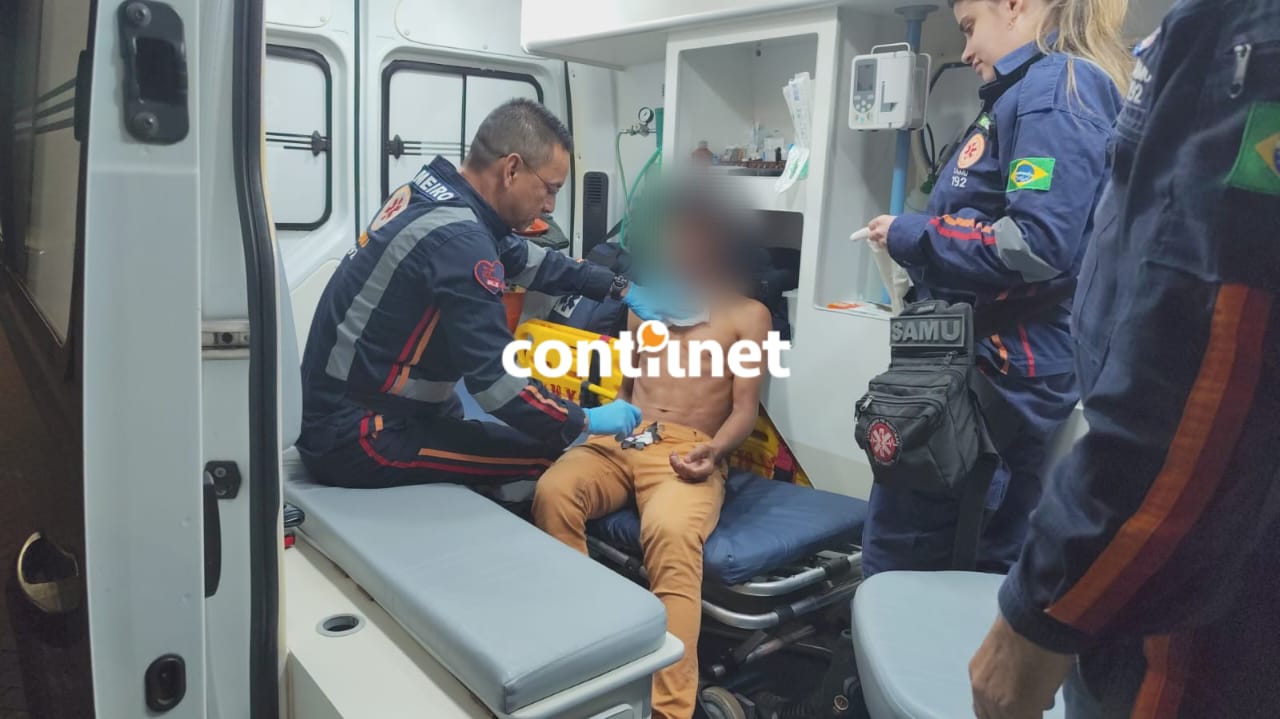 Lucas Silva Souza, de 28 anos, foi esfaqueado durante assalto enquanto voltava da igreja de bicicleta. Ele foi socorrido e está estável.