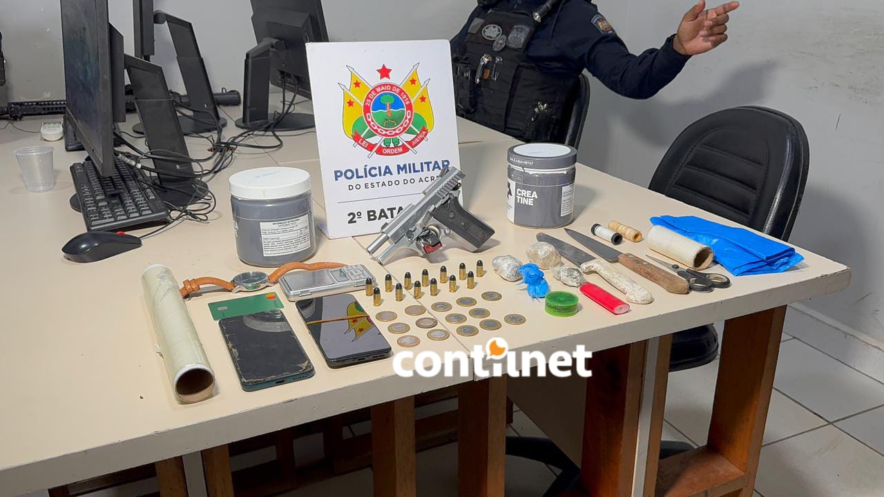 Homem é preso com pistola .380, munições e drogas após denúncia anônima; polícia encontrou balança, celulares e material usado no tráfico.