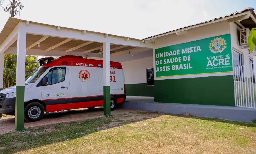Criança de 3 anos é atropelada por moto; condutora se apresenta à polícia, diz não ter CNH e caso será investigado pelas autoridades competentes.