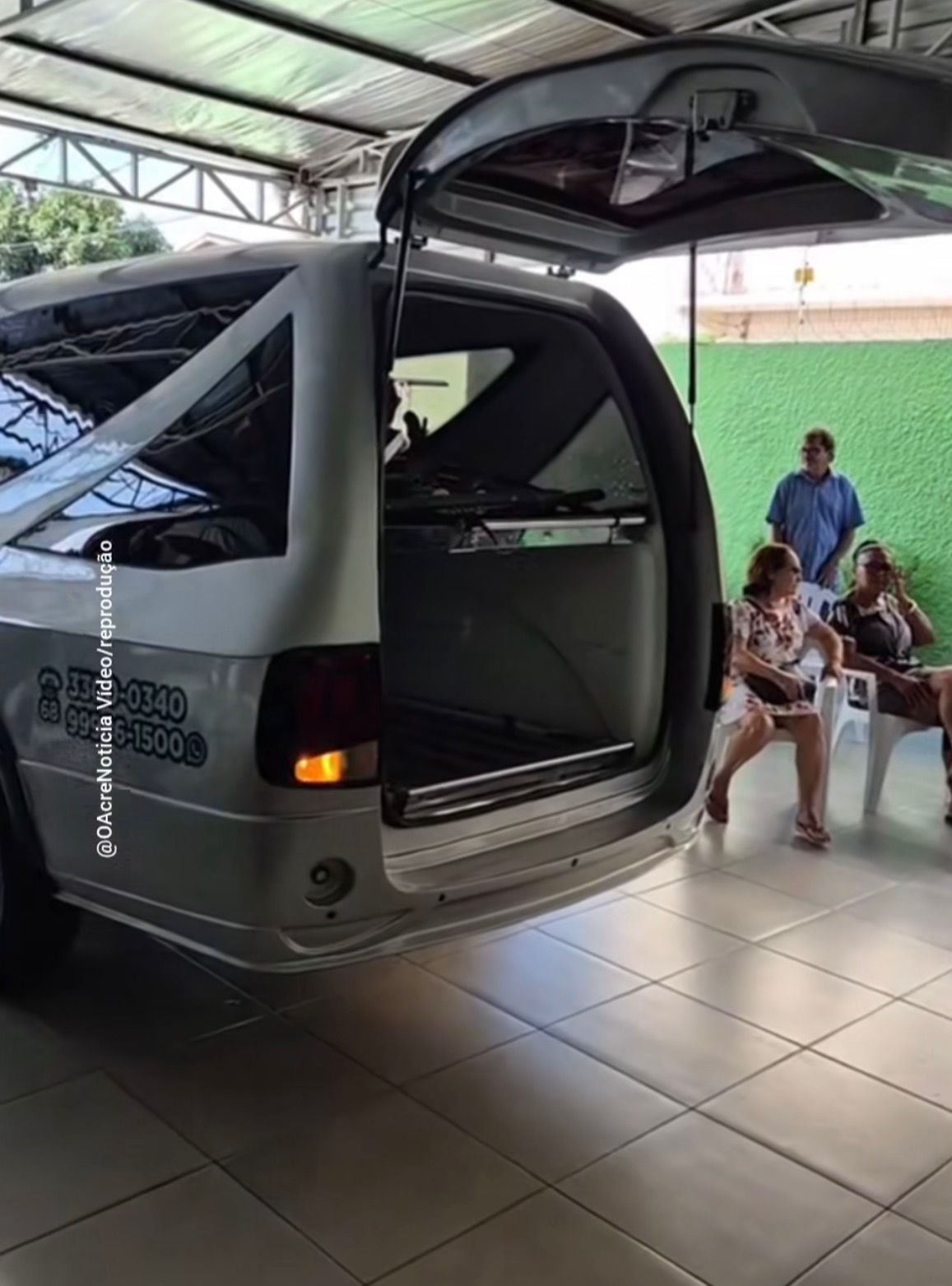 Velório com música de Zezo na Capela São Francisco repercute nas redes e chama atenção pelo formato diferente da despedida.