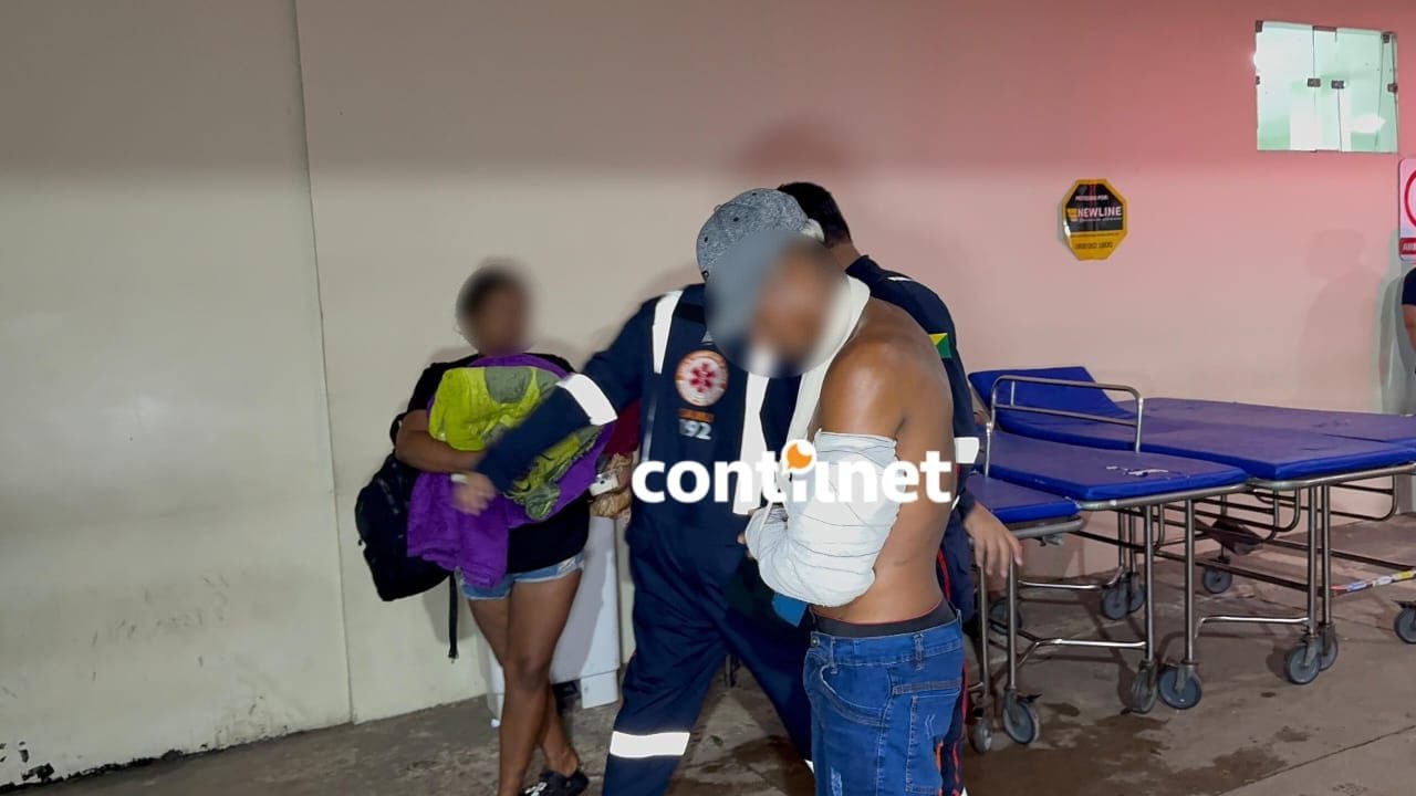 Homem de 34 anos foi baleado ao voltar para casa, teve fratura no braço e foi transferido ao Pronto-Socorro; caso será investigado pela Polícia Civil.