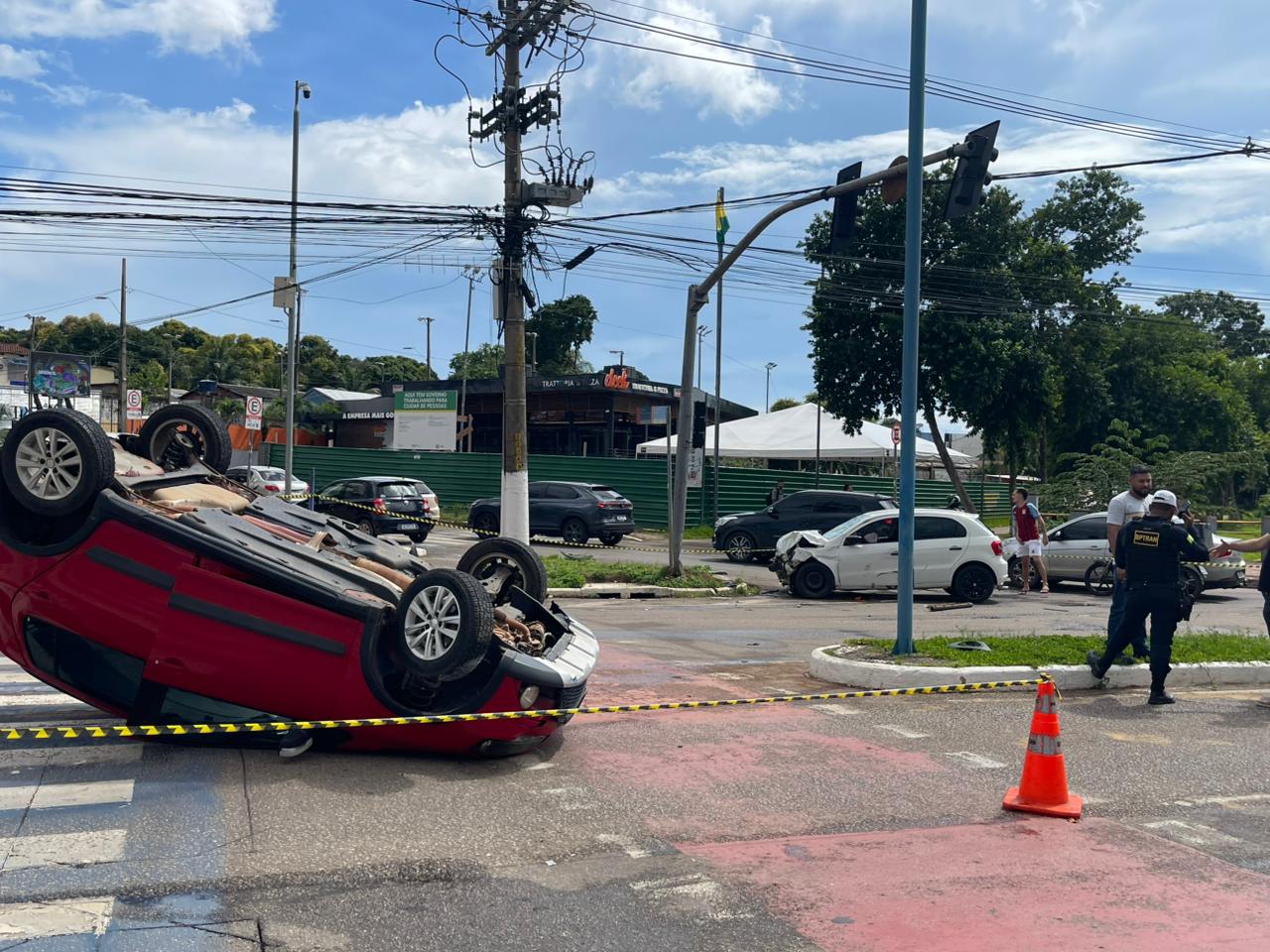 As vítimas foram encaminhadas pro PS, onde as três vítimas foram levadas