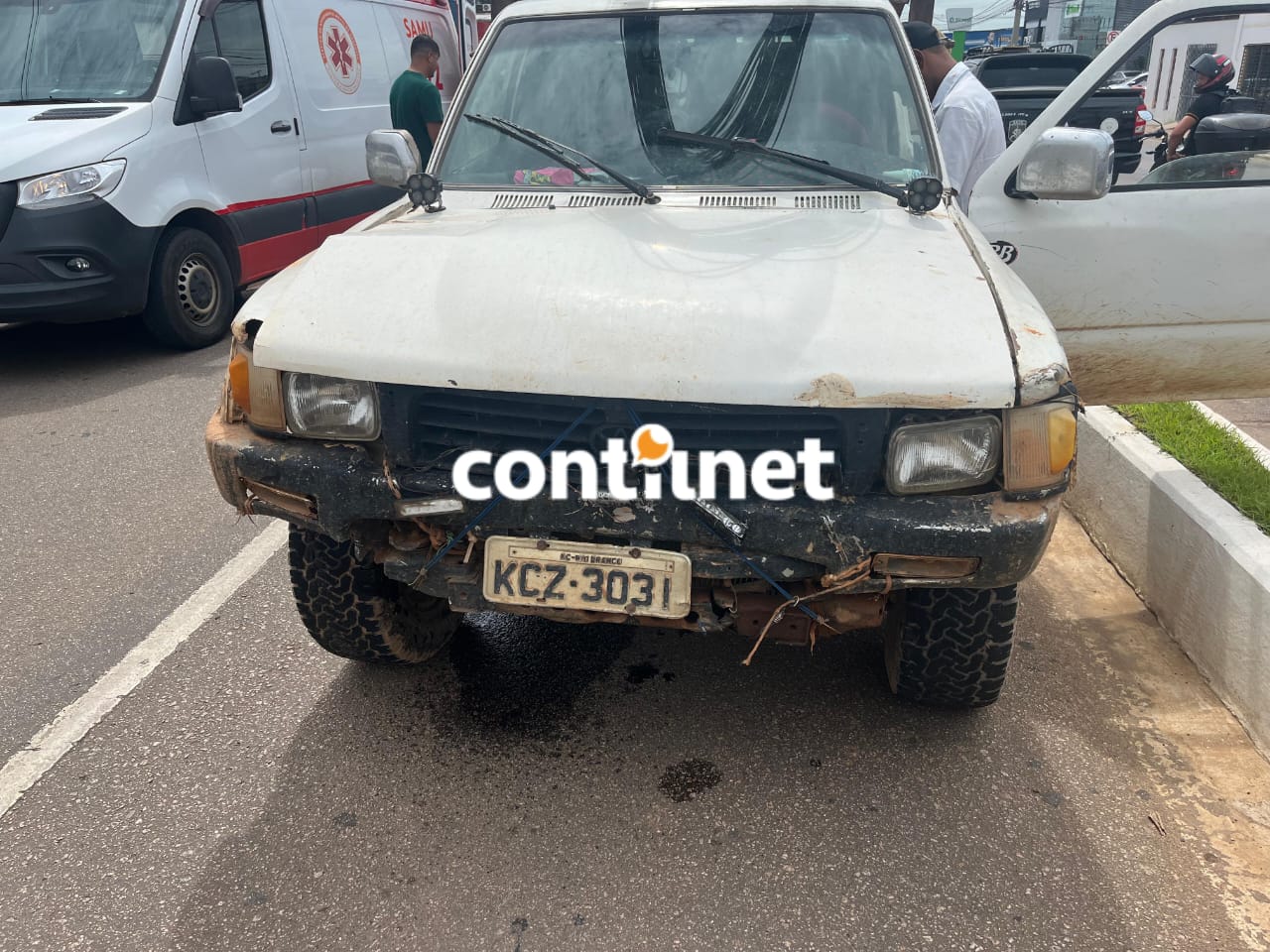 Kamilla trafegava no sentido centro-bairro quando o trânsito à sua frente reduziu bruscamente