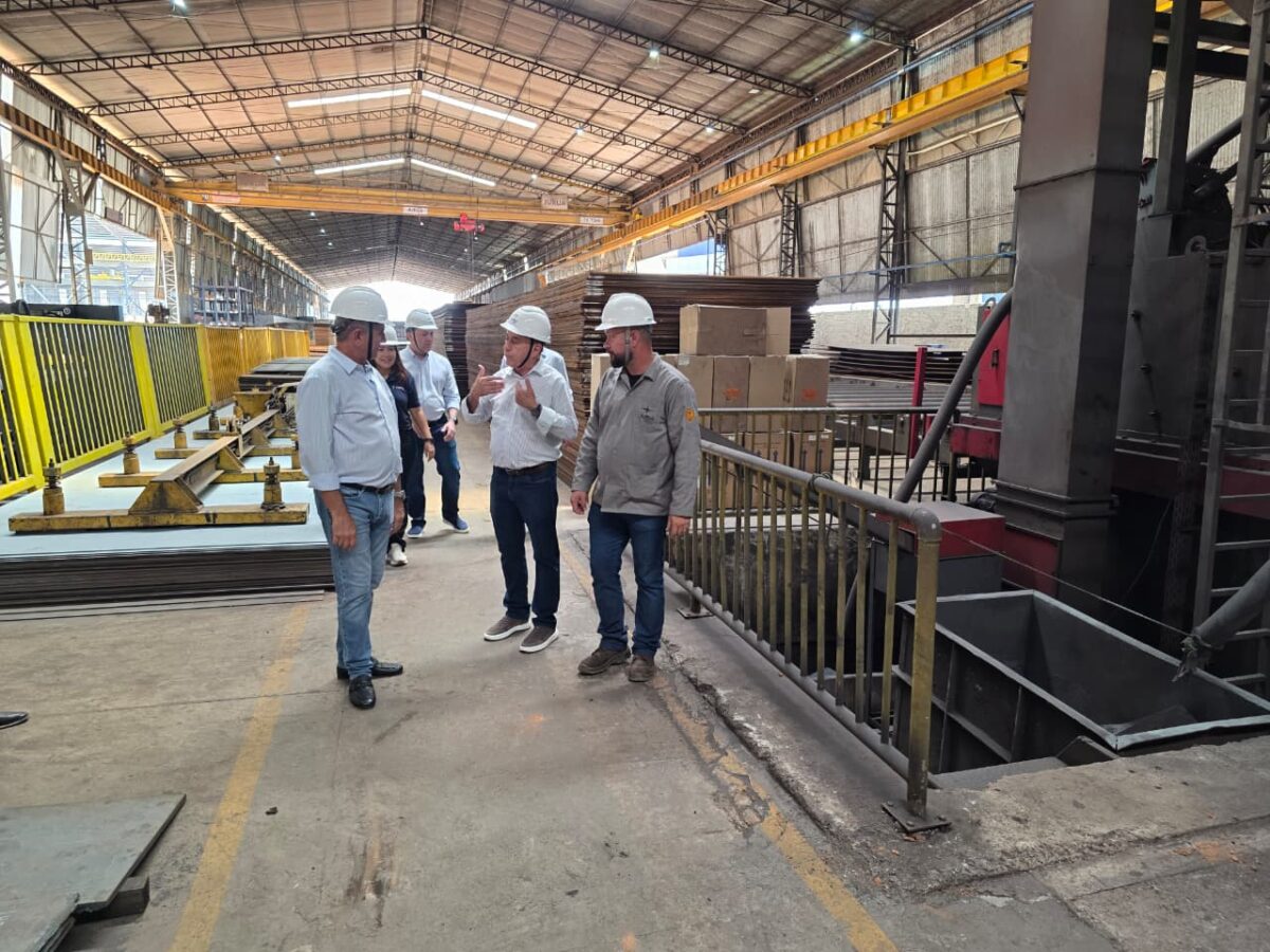 Durante a visita, o prefeito destacou a importância do setor produtivo para o desenvolvimento da região Norte