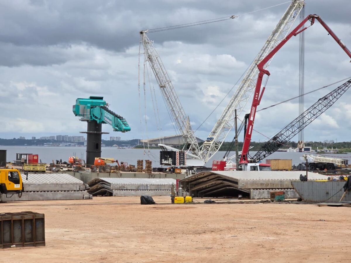 Visita ao Estaleiro Juruá