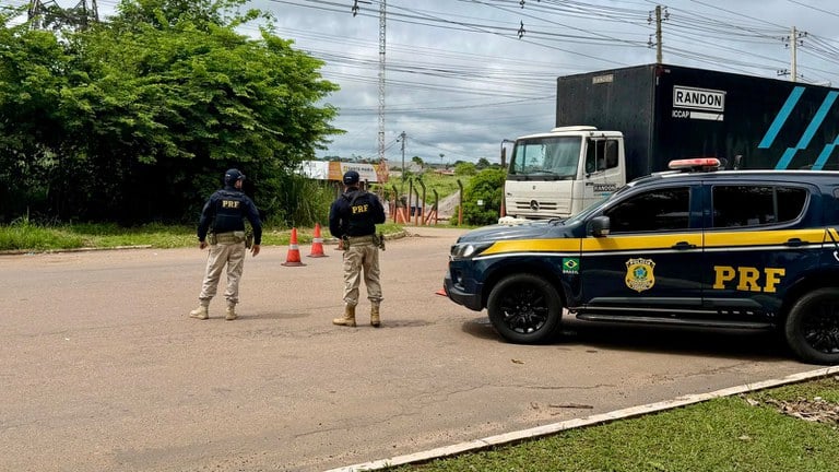 Um acidente, nenhuma pessoa ferida e 16 quilos de cocaína apreendidos. Esse é o balanço da Operação Carnaval 2026 da PRF no Acre.