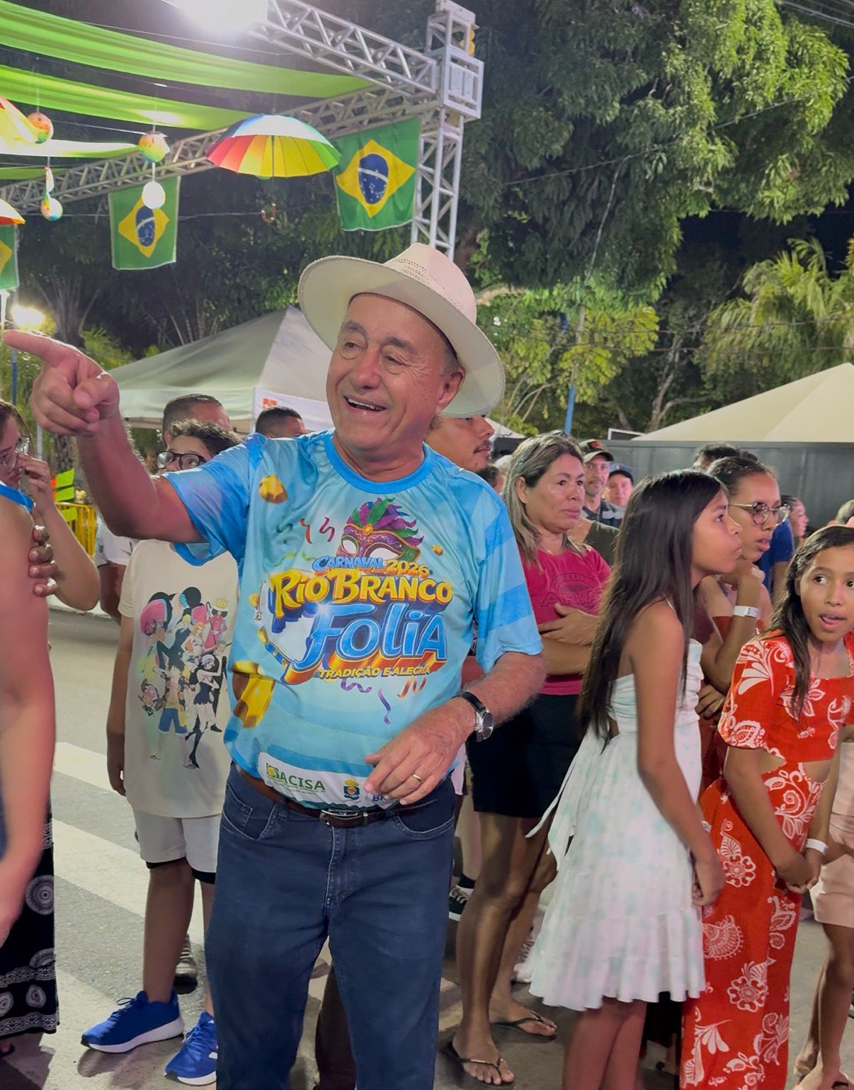 Bocalom prestigiou o desfile do bloco na avenida