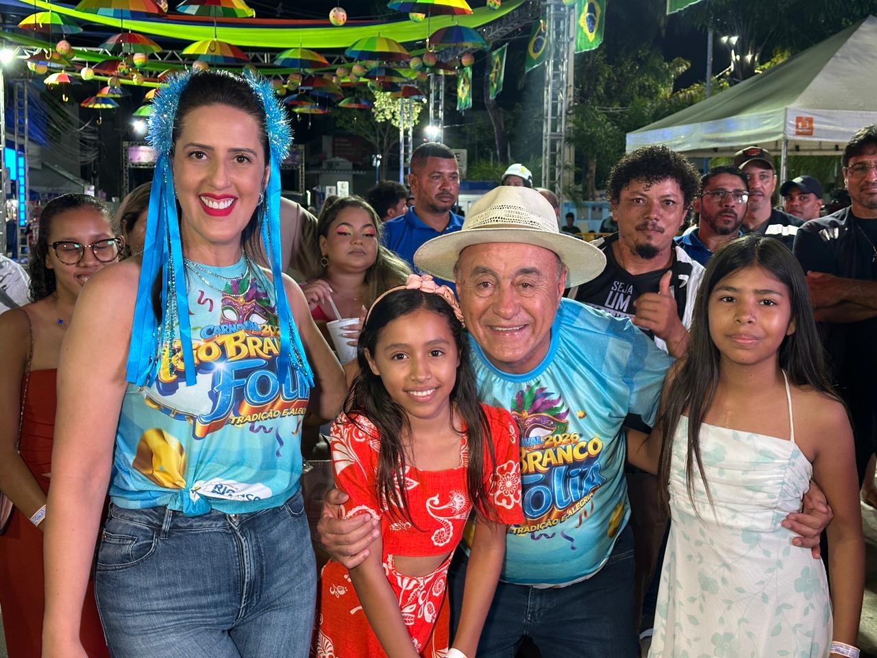 Bocalom acompanhou o desfile do Bloco Urubu Cheiroso ao lado de foliões e famílias