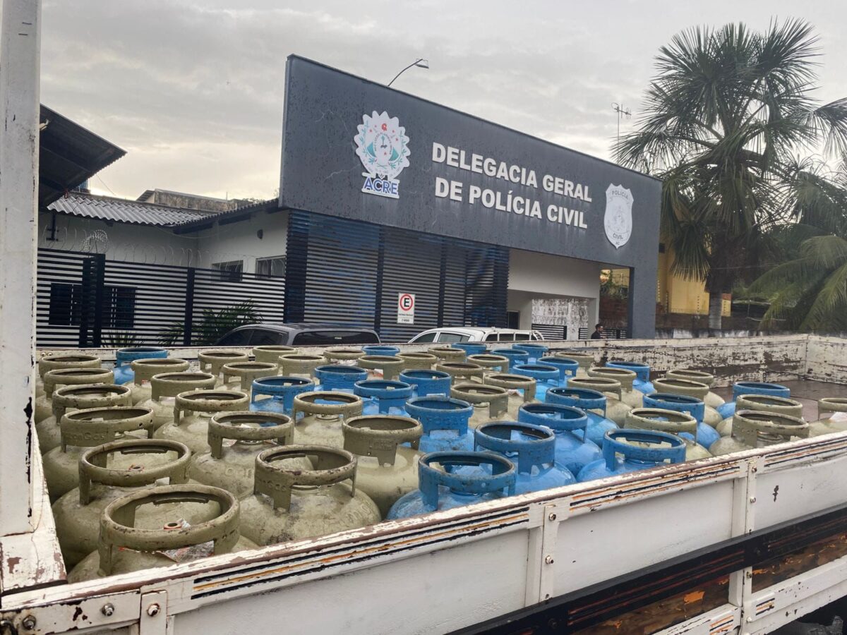 Polícia Civil recupera 54 botijas de gás em menos de 24 horas