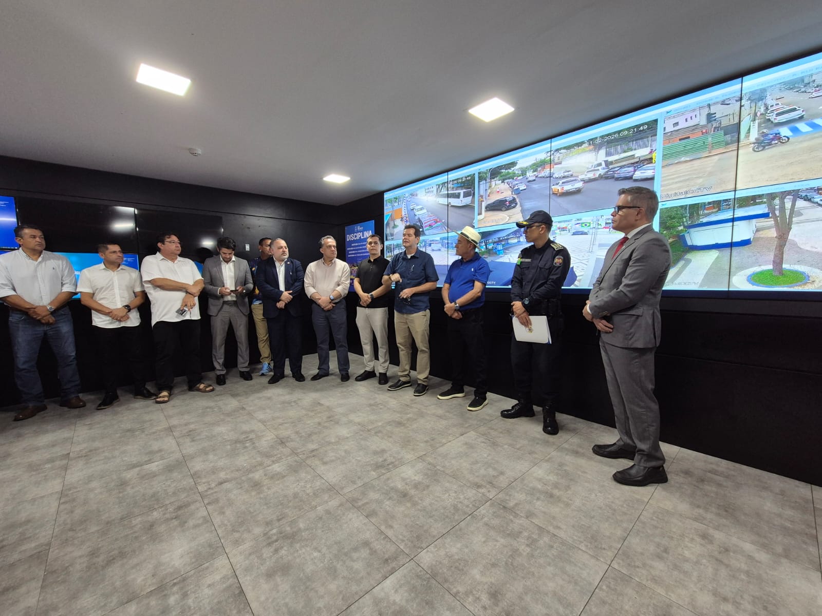 Parte das câmeras opera com tecnologia de reconhecimento facial, atualmente mais de 40 licenças ativas, segundo a prefeitura