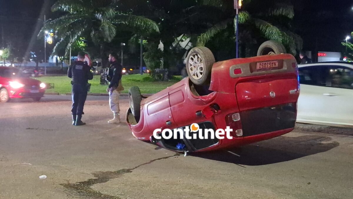 Capotamento é registrado após colisão entre dois veículos na rotatória da Corrente, na BR-364 Capotamento é registrado após colisão entre dois veículos na rotatória da Corrente, na BR-364